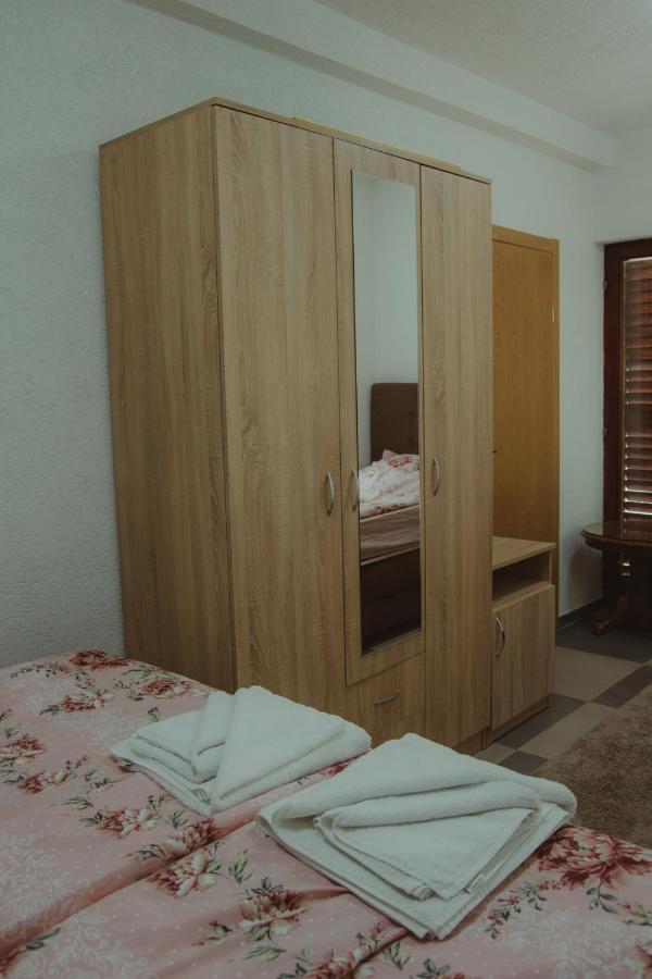 Apartment Silence 普卢日内 外观 照片